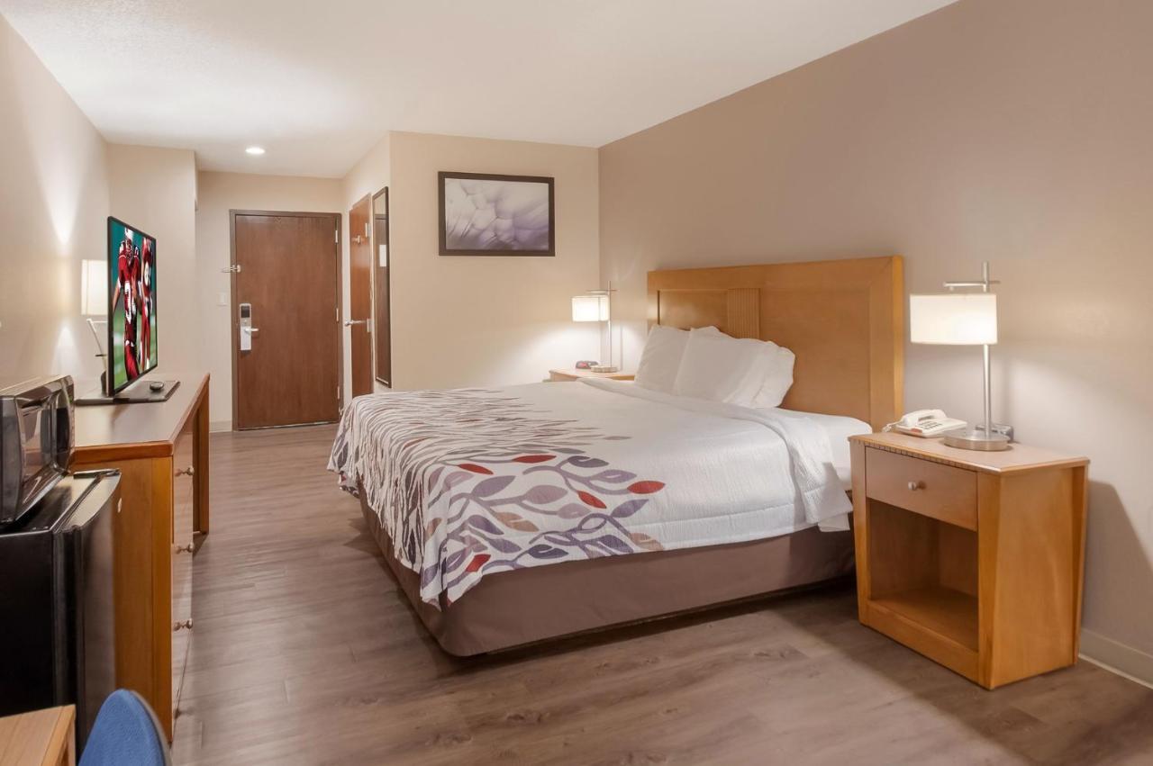 Hotel Red Roof - Naval Base 3*