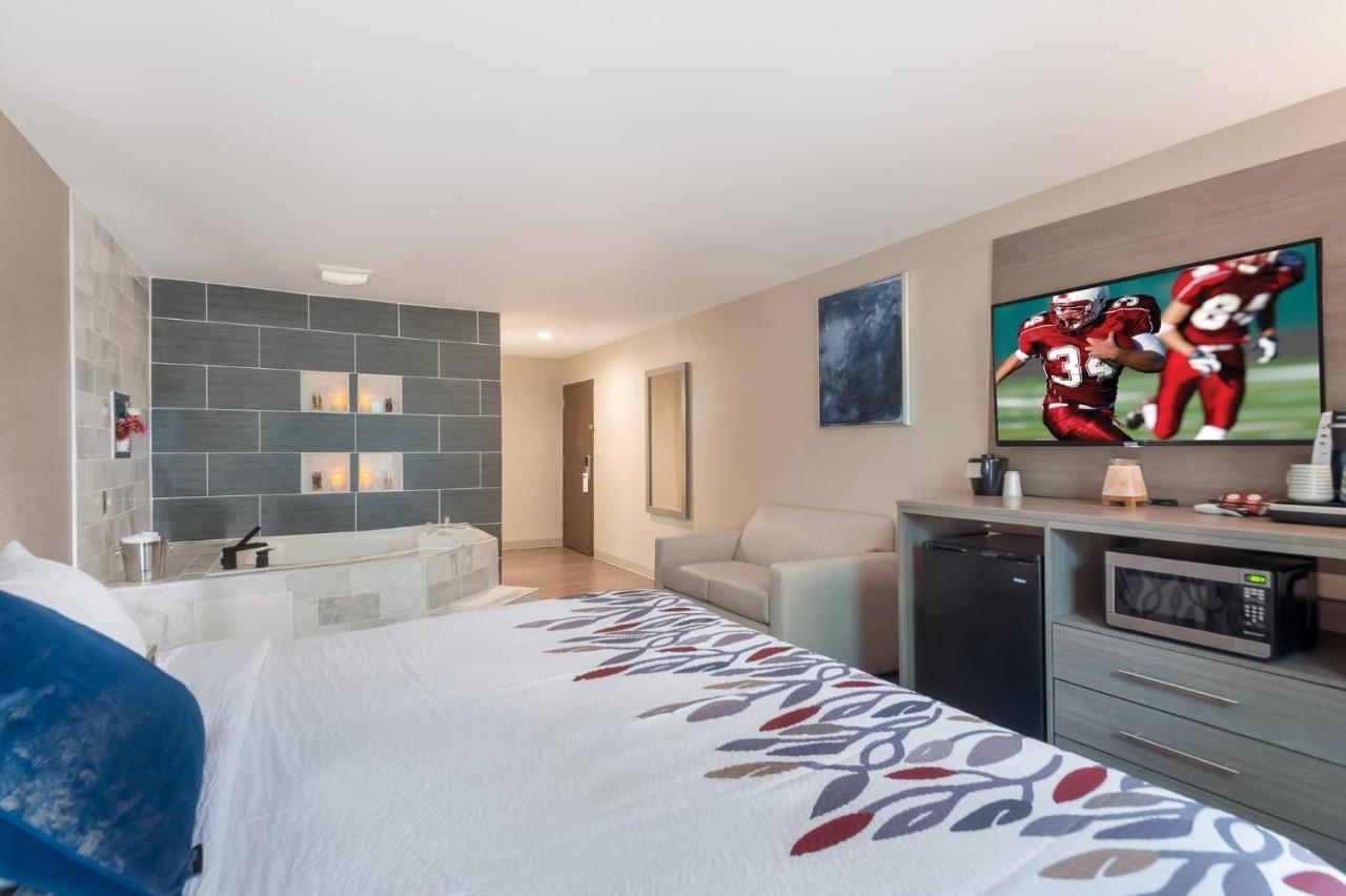 Red Roof - Naval Base Hotel 3*