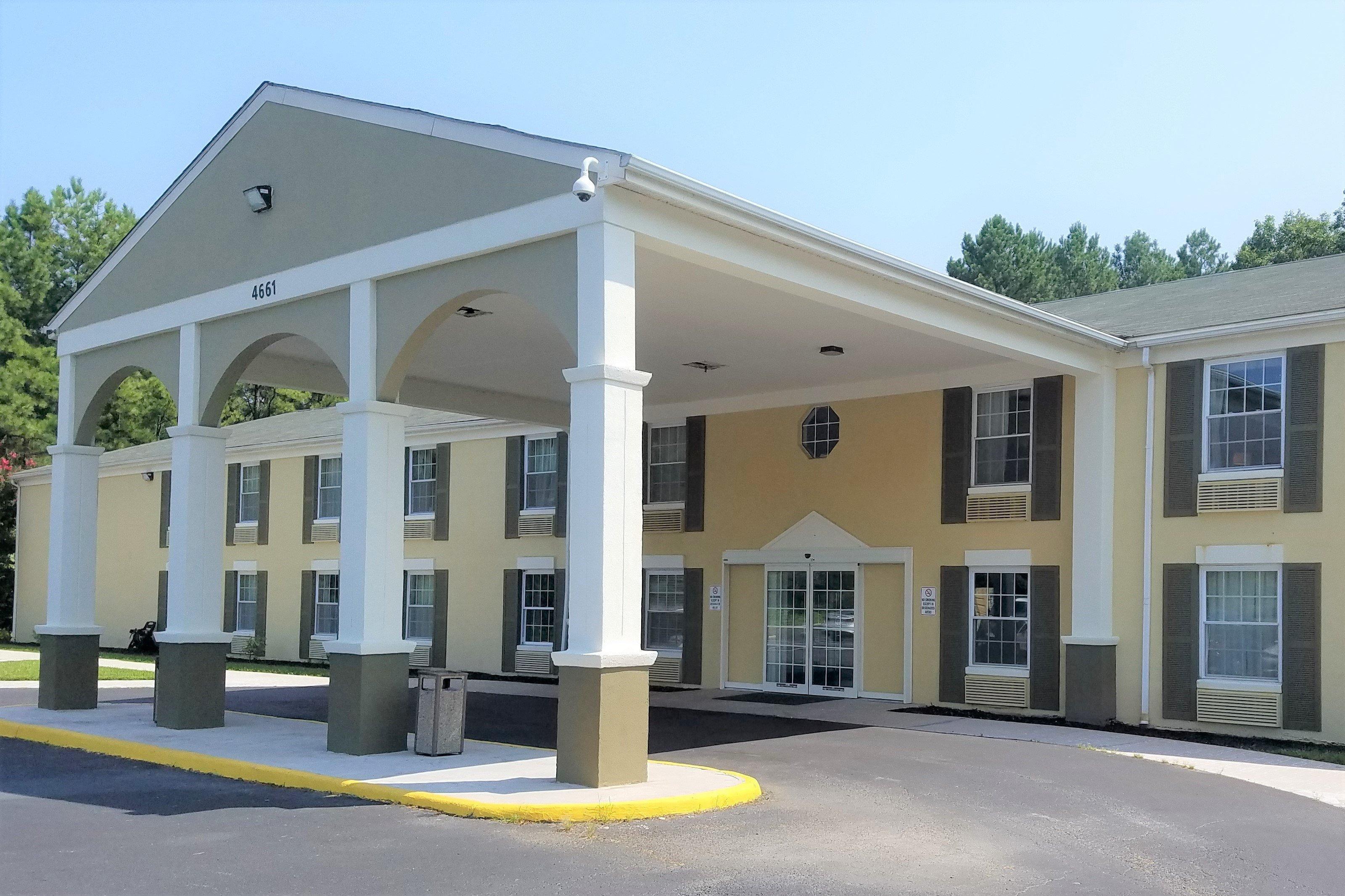 Red Roof - Naval Base Hotel 3*